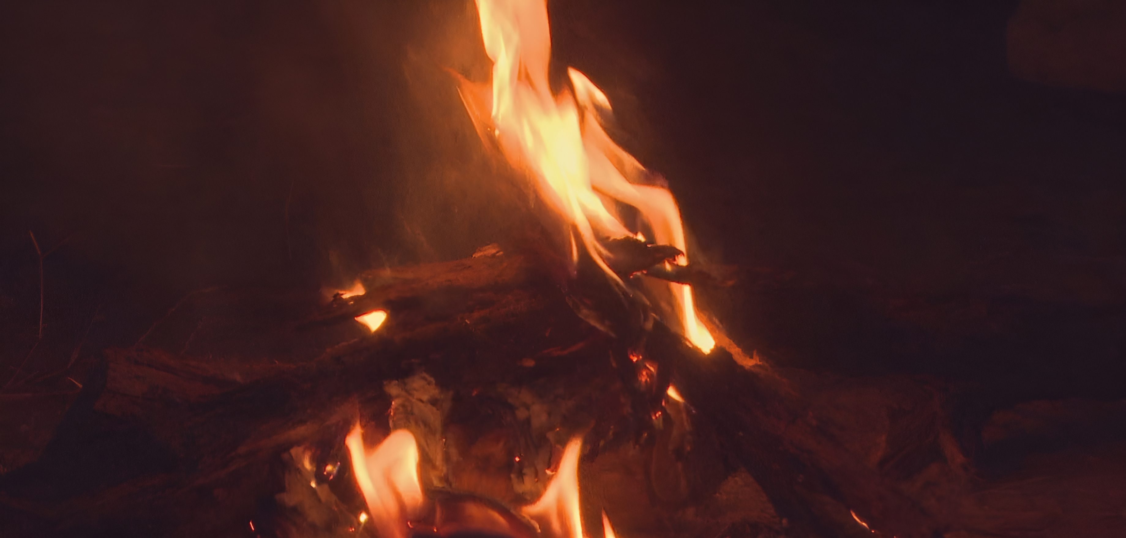 At the A. Shipena Secondary School, the Damara community known as the ǂNūkhoen was welcomed at the Sōxa|aes, or Holy Fire. 